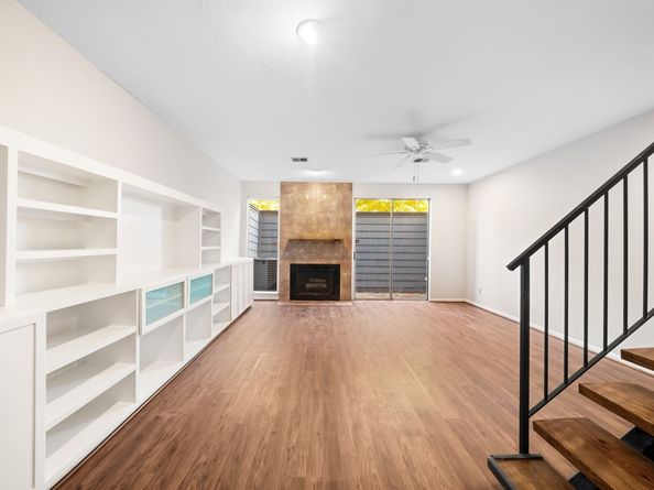 2100 Commonwealth Street G, Houston TX 77006