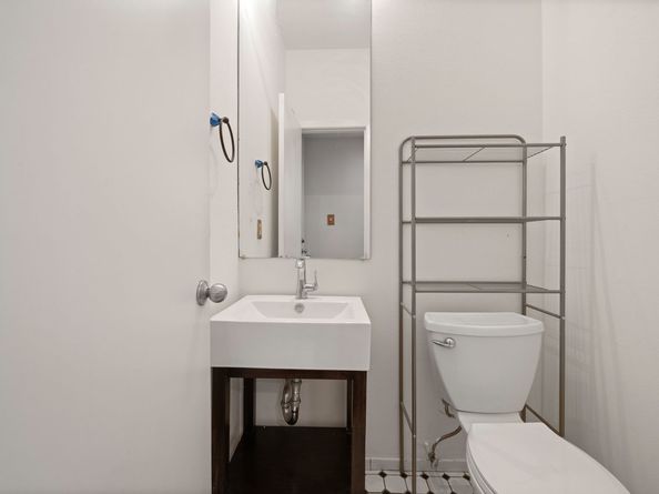 2100 Commonwealth Street G, Houston TX 77006