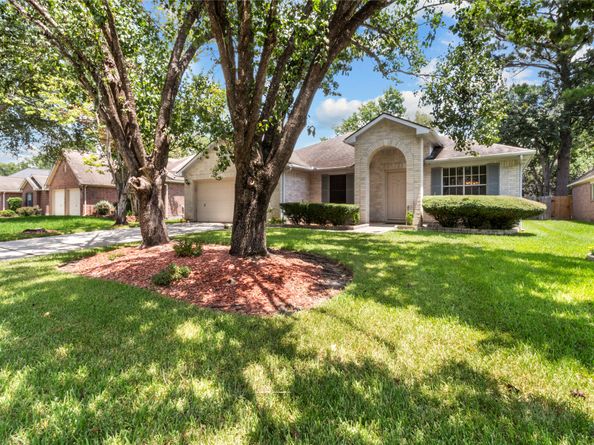 2114 Blossom Creek Drive, Kingwood TX 77339