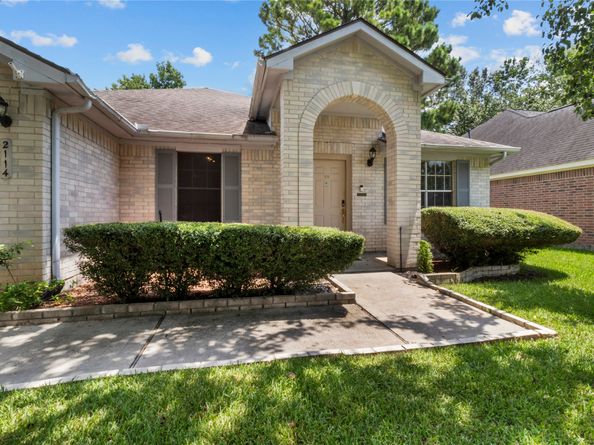 2114 Blossom Creek Drive, Kingwood TX 77339
