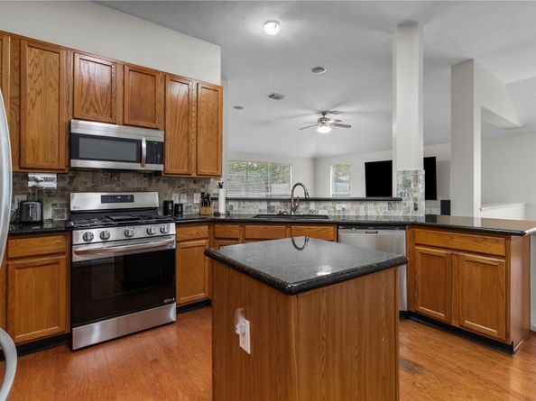 2114 Blossom Creek Drive, Kingwood TX 77339