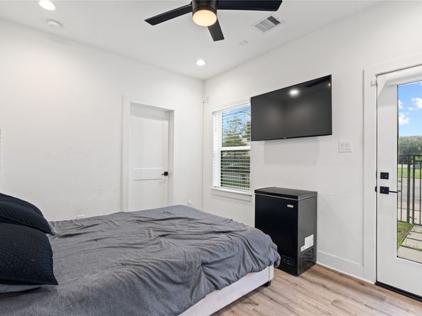 2404 Hadley Street C, Houston TX 77003