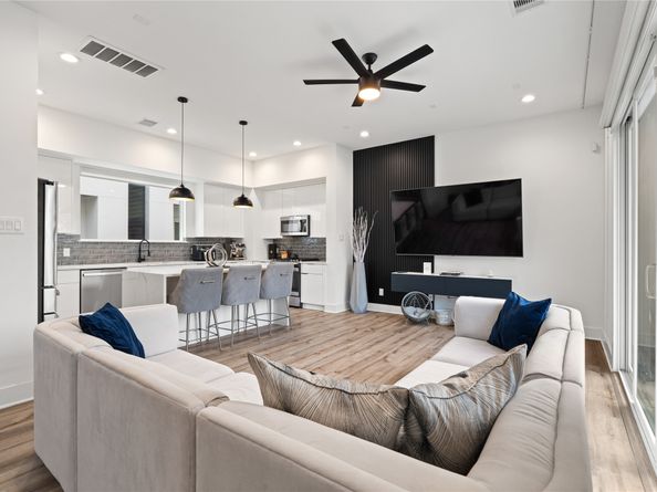 2404 Hadley Street C, Houston TX 77003