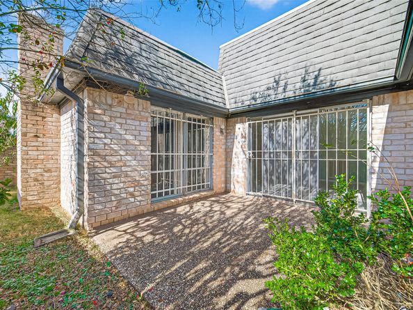 16 Tiffany Square, Sugar Land TX 77478