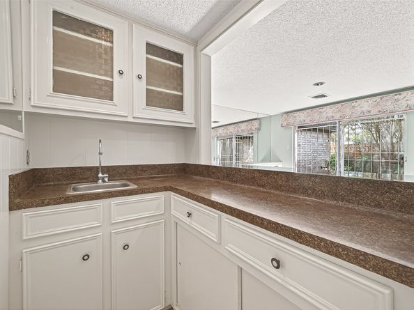 16 Tiffany Square, Sugar Land TX 77478