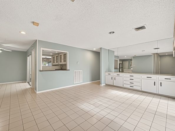 16 Tiffany Square, Sugar Land TX 77478