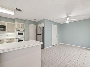 16 Tiffany Square, Sugar Land TX 77478