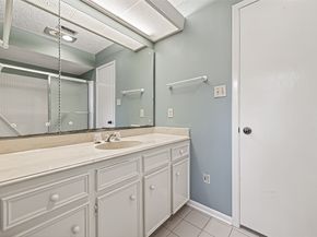 16 Tiffany Square, Sugar Land TX 77478