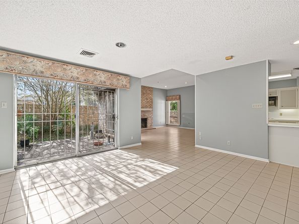 16 Tiffany Square, Sugar Land TX 77478