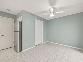 16 Tiffany Square, Sugar Land TX 77478