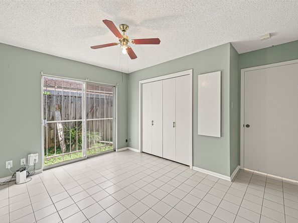 16 Tiffany Square, Sugar Land TX 77478