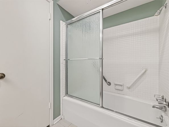 16 Tiffany Square, Sugar Land TX 77478