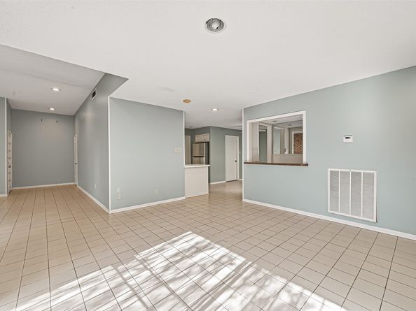 16 Tiffany Square, Sugar Land TX 77478