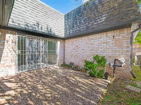 16 Tiffany Square, Sugar Land TX 77478