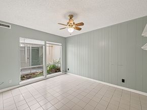 16 Tiffany Square, Sugar Land TX 77478