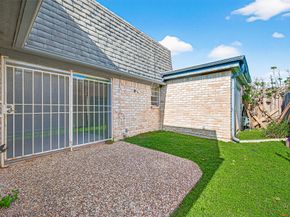 16 Tiffany Square, Sugar Land TX 77478