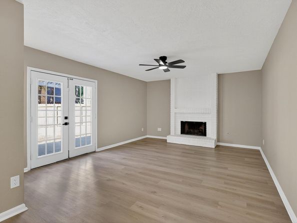 19 Hickory Oak Drive, Spring TX 77381