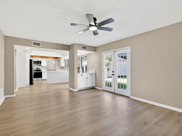 19 Hickory Oak Drive, Spring TX 77381