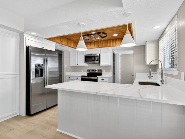 19 Hickory Oak Drive, Spring TX 77381