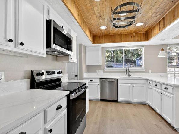 19 Hickory Oak Drive, Spring TX 77381