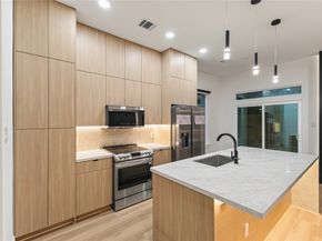 00 Noah Street, Houston TX 77021