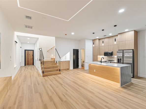 00 Noah Street, Houston TX 77021