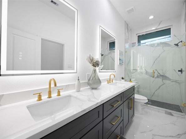 5125 Doolittle Boulevard, Houston TX 77033