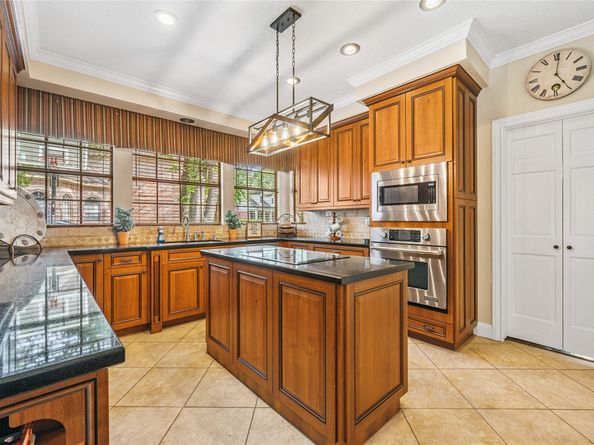 2406 Deep Lake Drive, Kingwood TX 77345