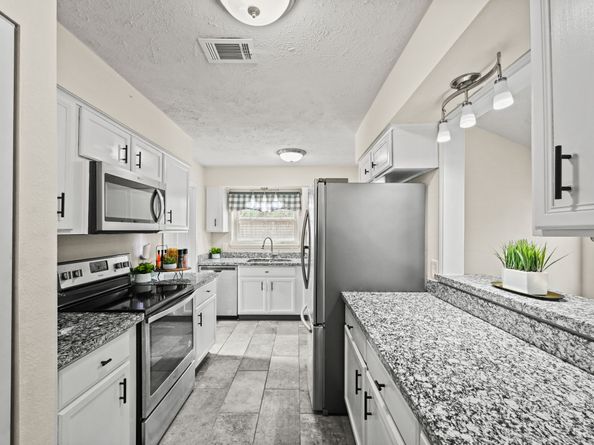 1515 Bamwick Drive, Houston TX 77090