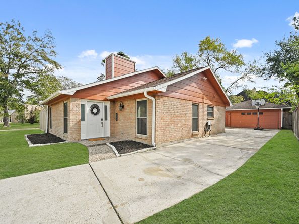 1515 Bamwick Drive, Houston TX 77090