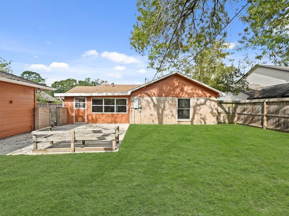 1515 Bamwick Drive, Houston TX 77090