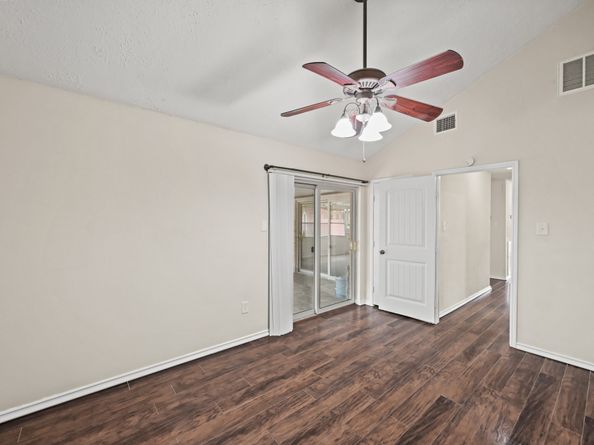 1515 Bamwick Drive, Houston TX 77090