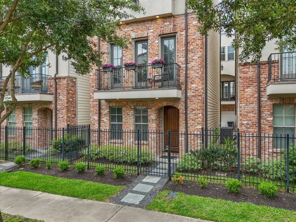 1616 Rosewood Street, Houston TX 77004