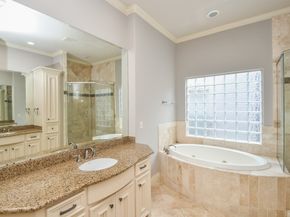 717 Welch Street, Houston TX 77006