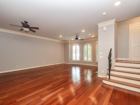 717 Welch Street, Houston TX 77006