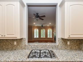 717 Welch Street, Houston TX 77006