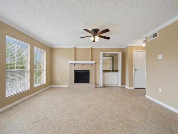 1500 Bay Area Boulevard 422, Houston TX 77058