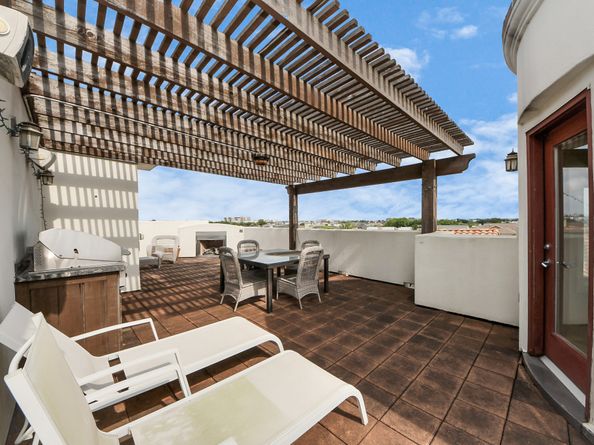 318 Calle Sevilla Place, Houston TX 77007