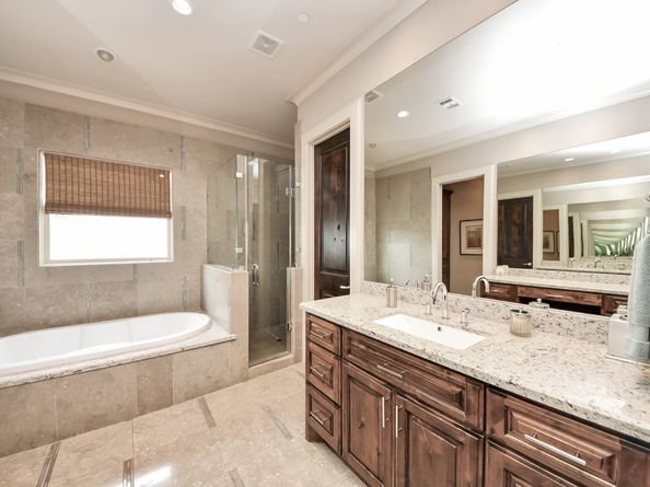 318 Calle Sevilla Place, Houston TX 77007