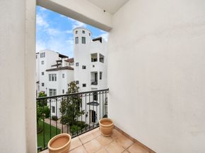 318 Calle Sevilla Place, Houston TX 77007