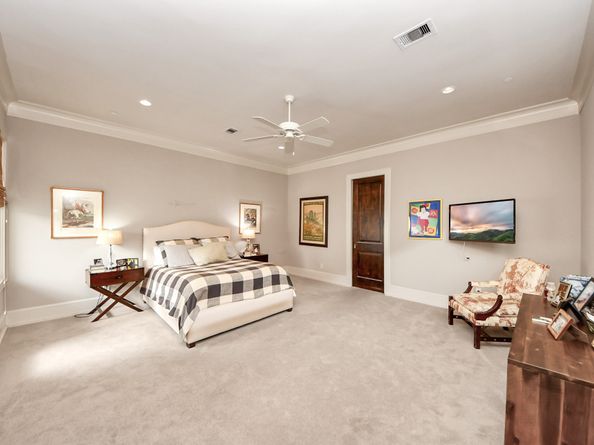 318 Calle Sevilla Place, Houston TX 77007