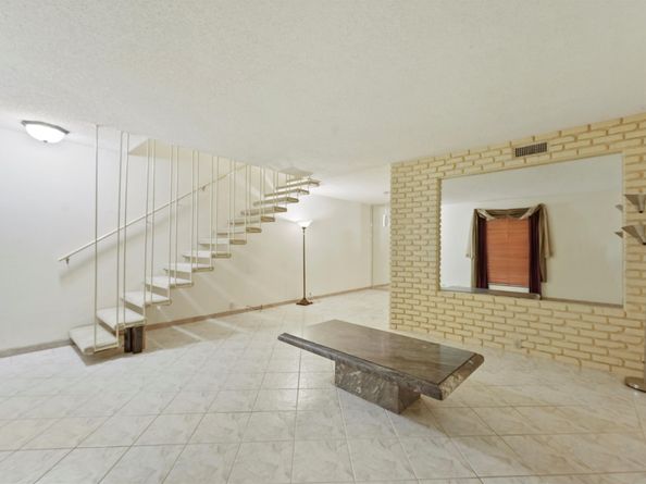 2503 Mccue Road 5, Houston TX 77056