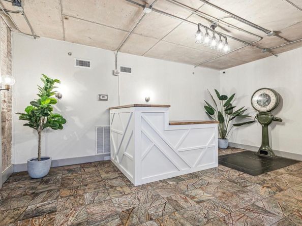 2205 Mckinney Street 306, Houston TX 77003