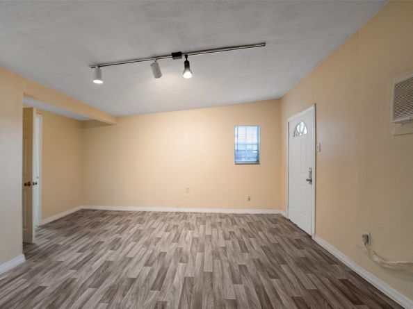 2609 Elysian Street, Houston TX 77009