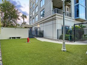 3333 Allen Parkway 1004, Houston TX 77019