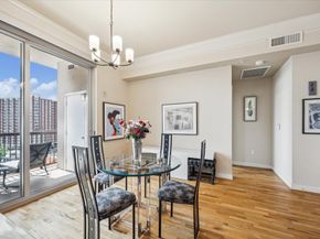 3333 Allen Parkway 1004, Houston TX 77019