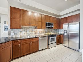 3333 Allen Parkway 1004, Houston TX 77019