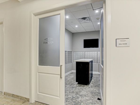 3333 Allen Parkway 1004, Houston TX 77019