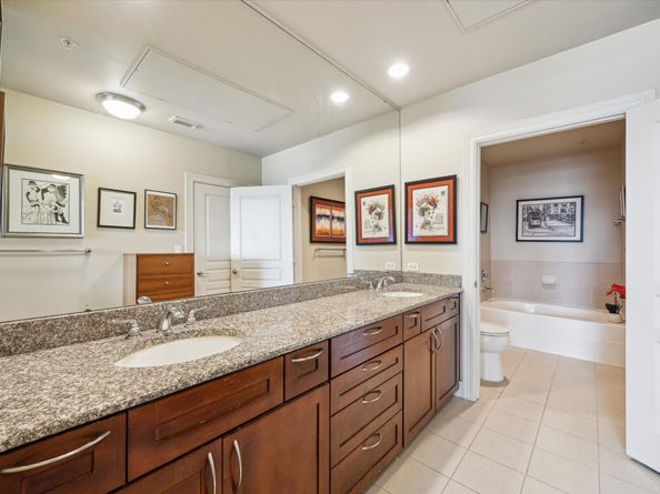 3333 Allen Parkway 1004, Houston TX 77019