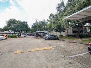 9700 Leawood Boulevard 1807, Houston TX 77099